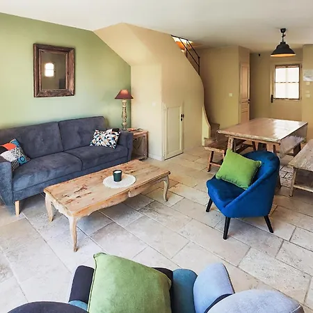 Сasa de vacaciones 2 Bedroom Amazing In Saint-laurent-de-la-ca