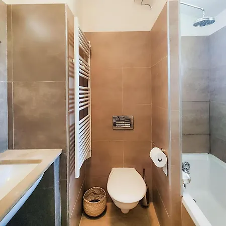 Сasa de vacaciones 2 Bedroom Amazing In Saint-laurent-de-la-ca Saint-Laurent-de-la-Cabrerisse